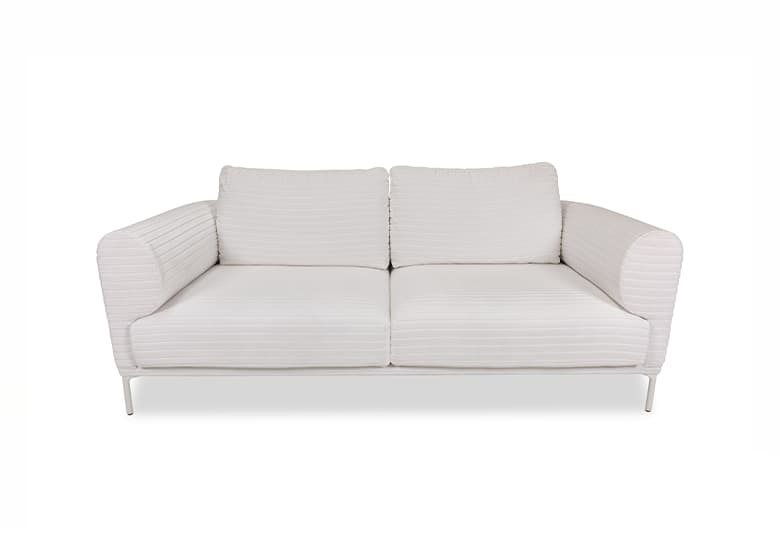 Freisteller eines weißen Cord-Sofas, bestehend aus zwei SItzflächen.