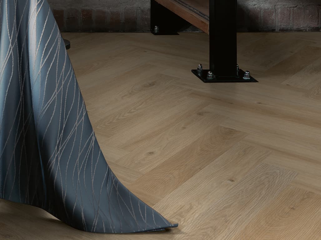 Brauner LVT in Holzoptik verlegt
