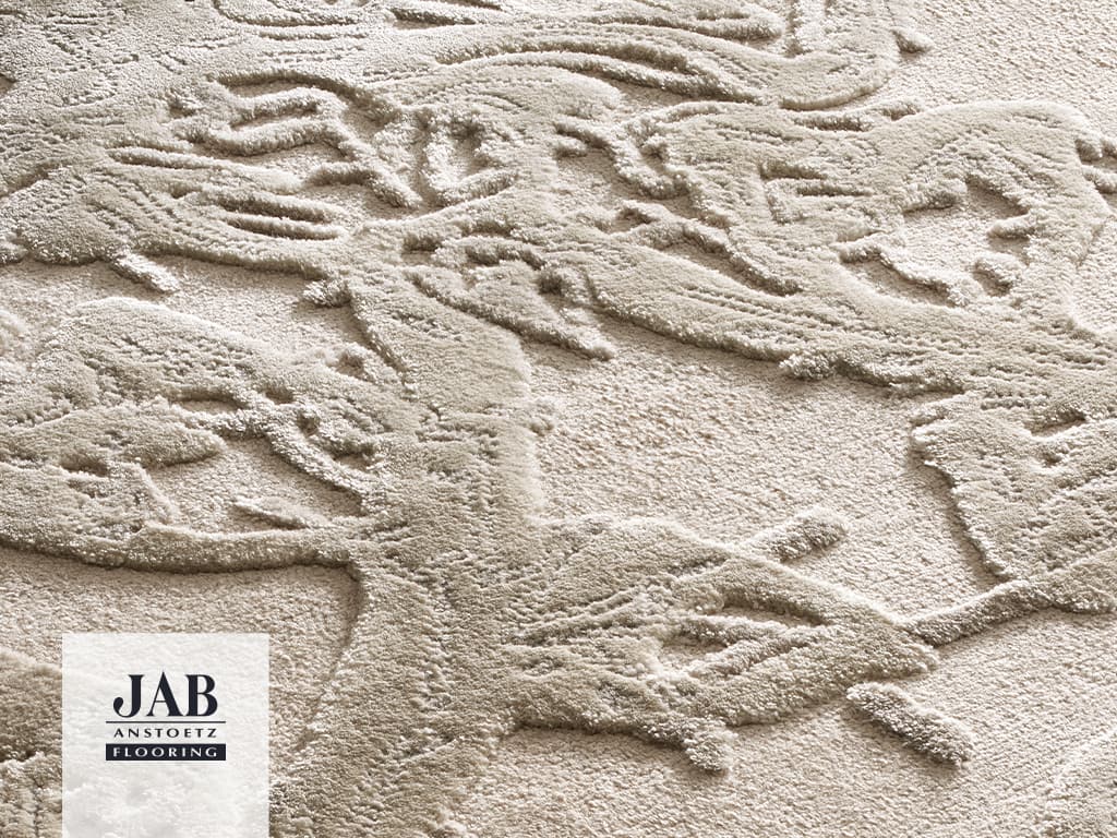 creme Farbener Teppich mit opulentem Design