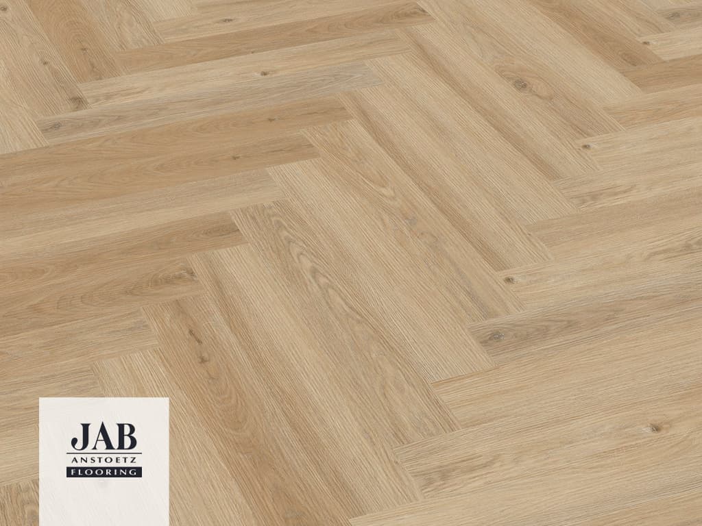 Vinylboden verlegt in braun beiger Holzoptik