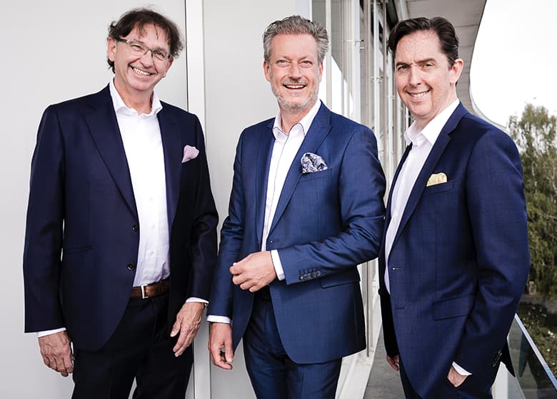 Das Bild zeigt von links Stephan Anstoetz, Chris-Jacob Schminnes und Claus Anstoetz. 