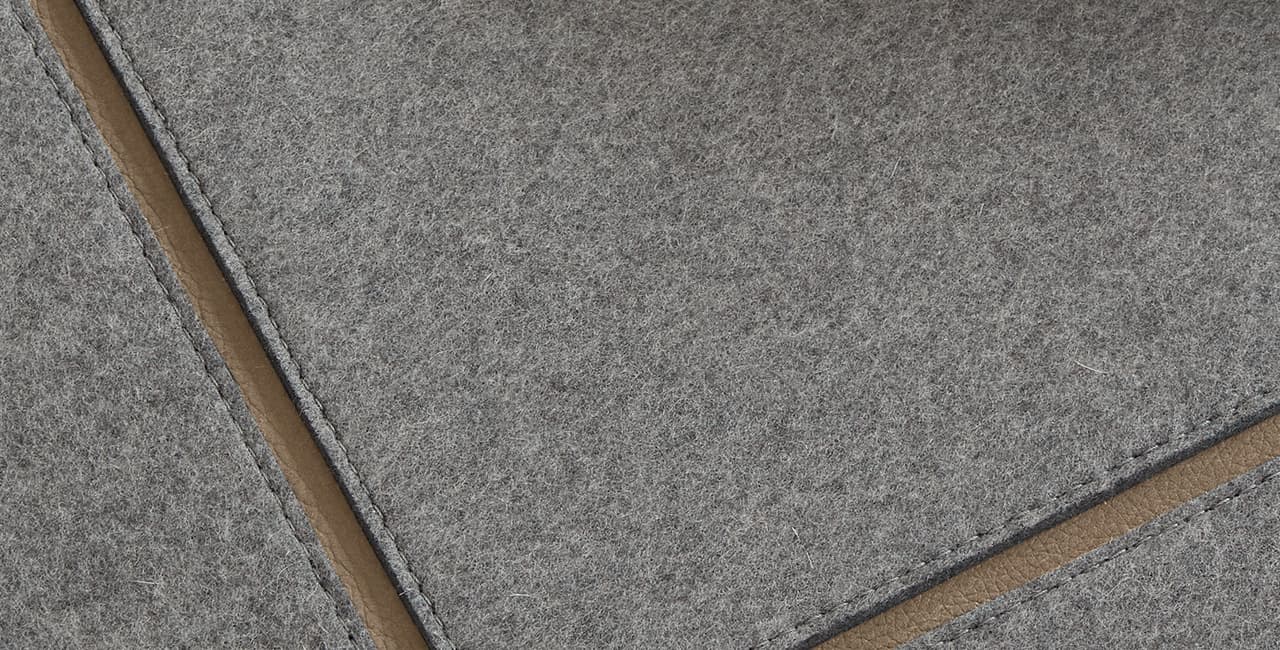 Grauer Filzteppich Detail