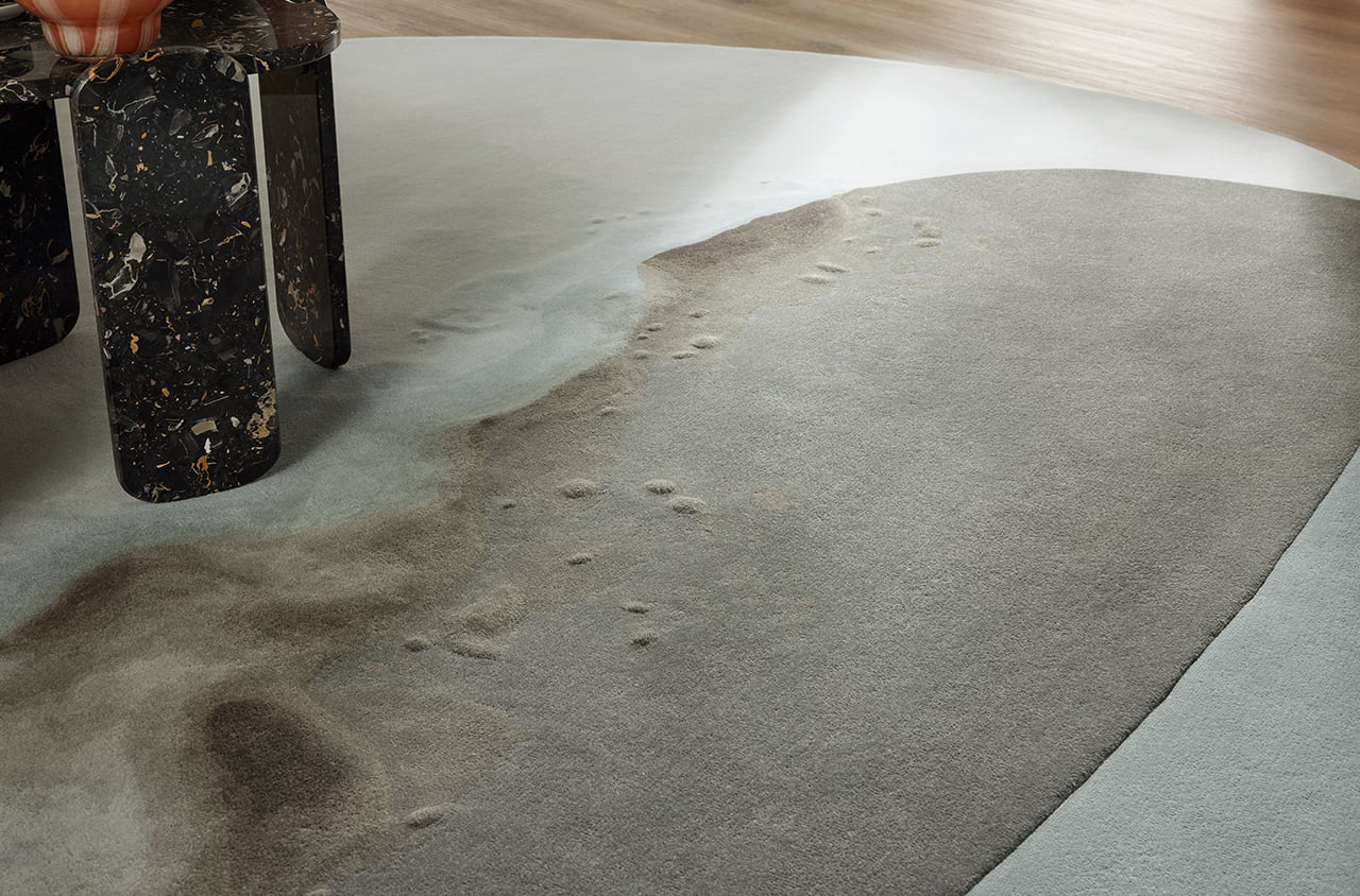Detailbild blauer Teppich mit Verlauf