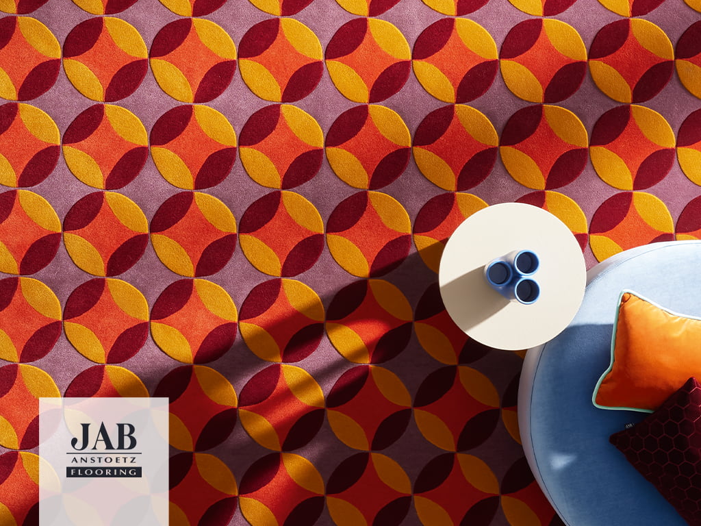 buntes Teppich design erinnert an ein Muster der Tapeten der 1970er Jahre